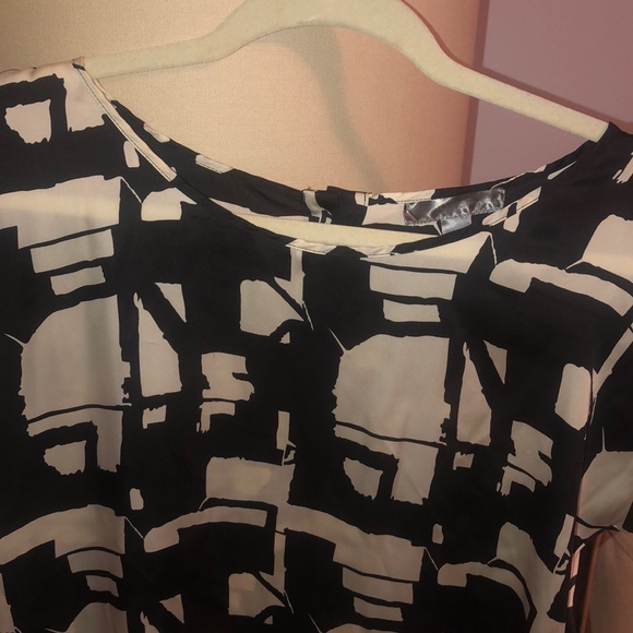 Blouse - Picture 2 of 3